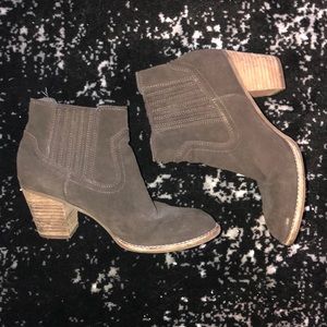 Dolce Vita Booties size 7